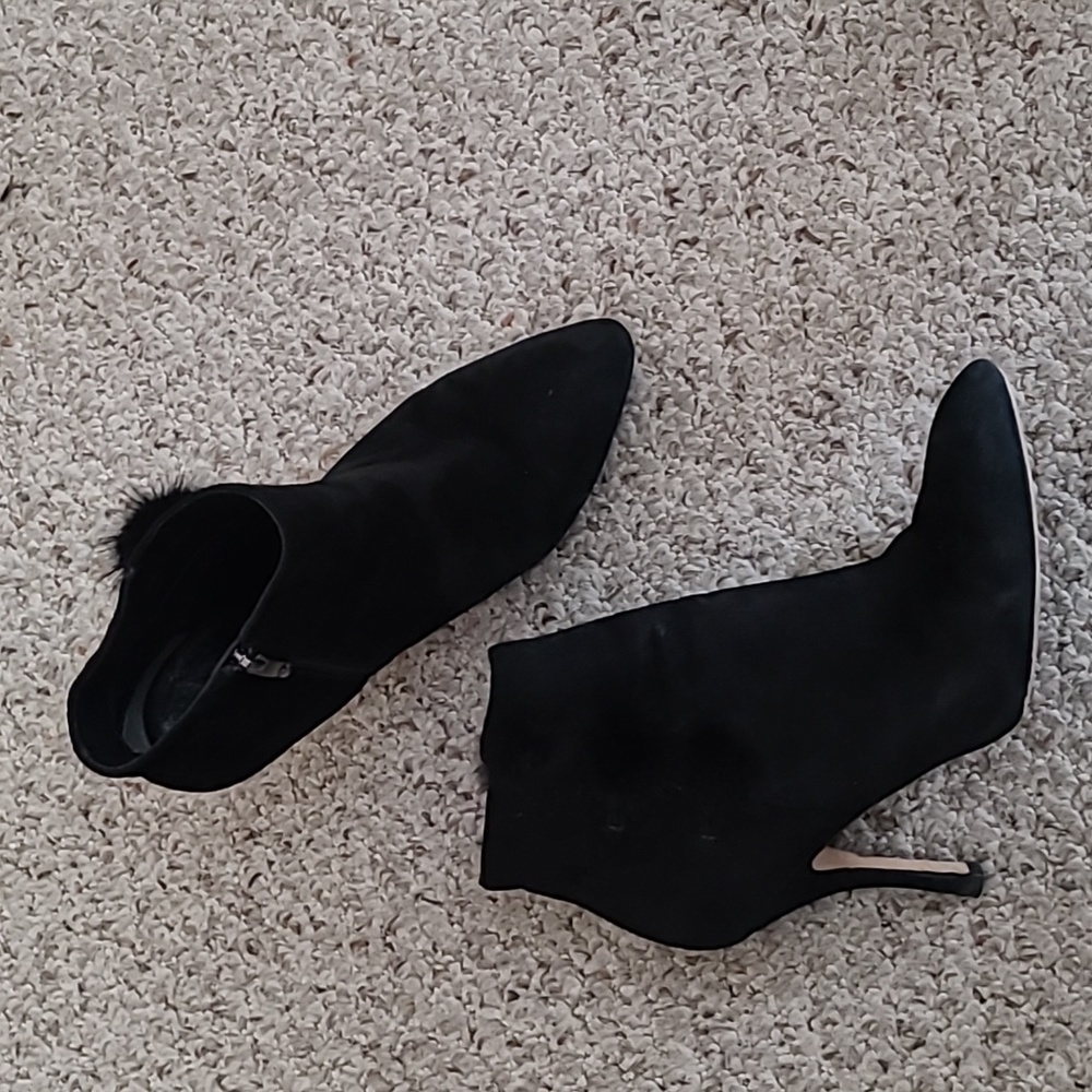 Great condition heeled suede boots